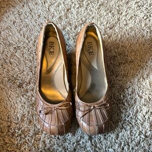 Women’s shoes BKE wedges